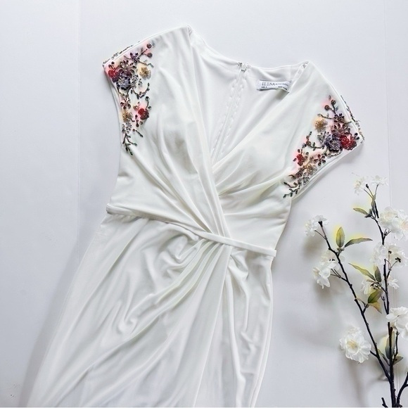 Mac Duggal Beaded Cap-Sleeve Jersey Gown White - Picture 5 of 14